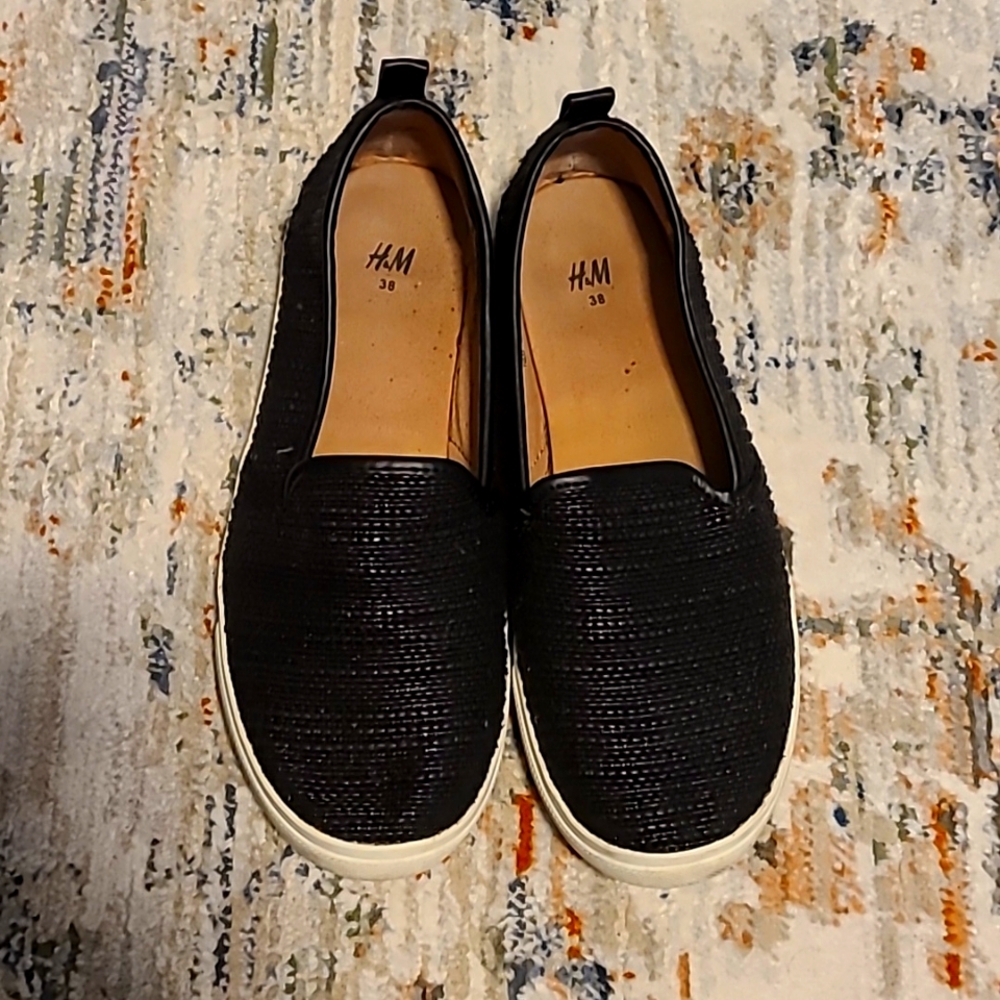 H&more black slip on shoes size 7